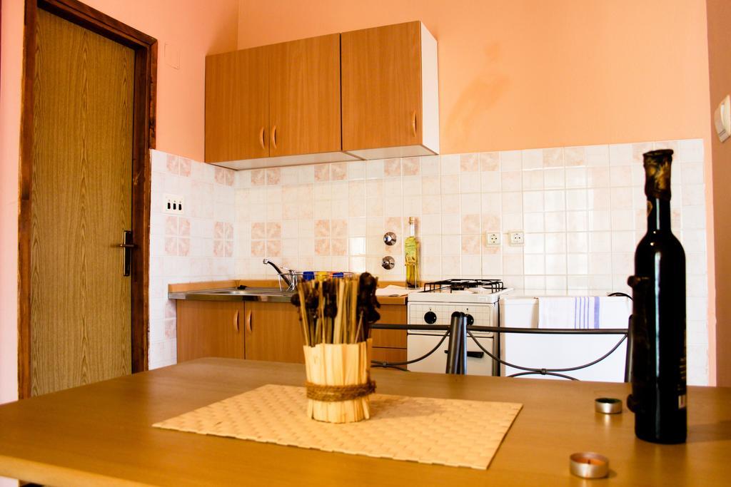 Apartments Niko Trogir Ruang foto