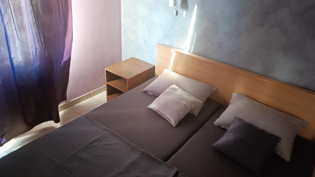 Apartments Niko Trogir Bagian luar foto