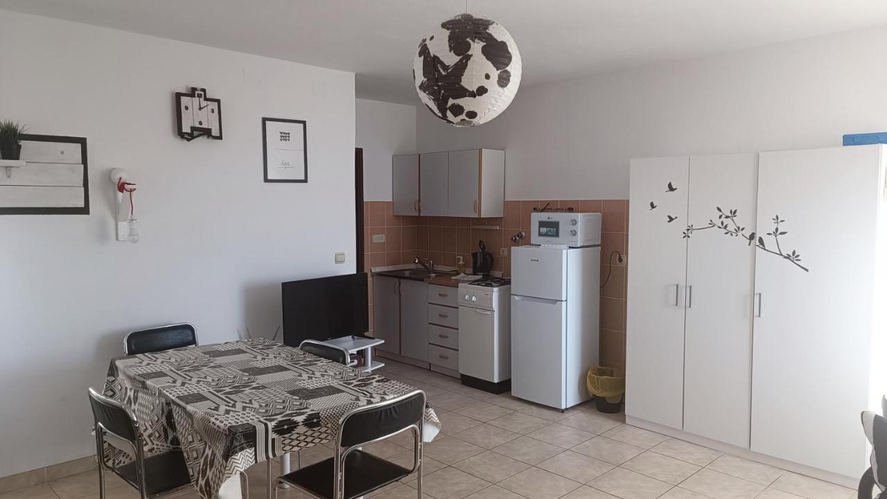 Apartments Niko Trogir Bagian luar foto