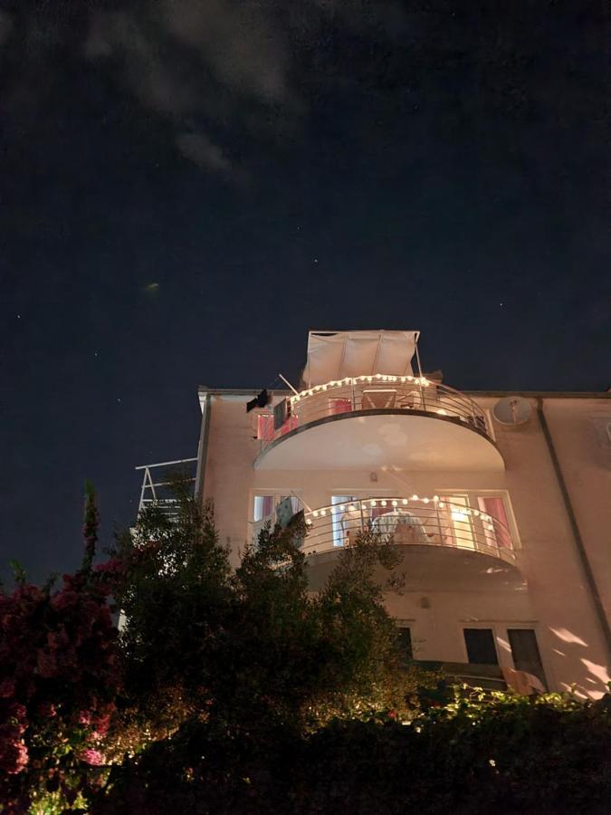 Apartments Niko Trogir Bagian luar foto
