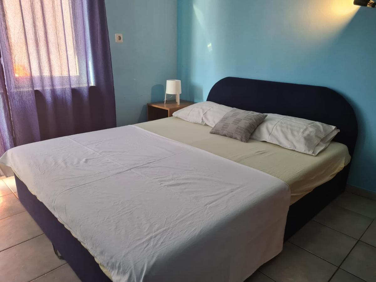 Apartments Niko Trogir Bagian luar foto