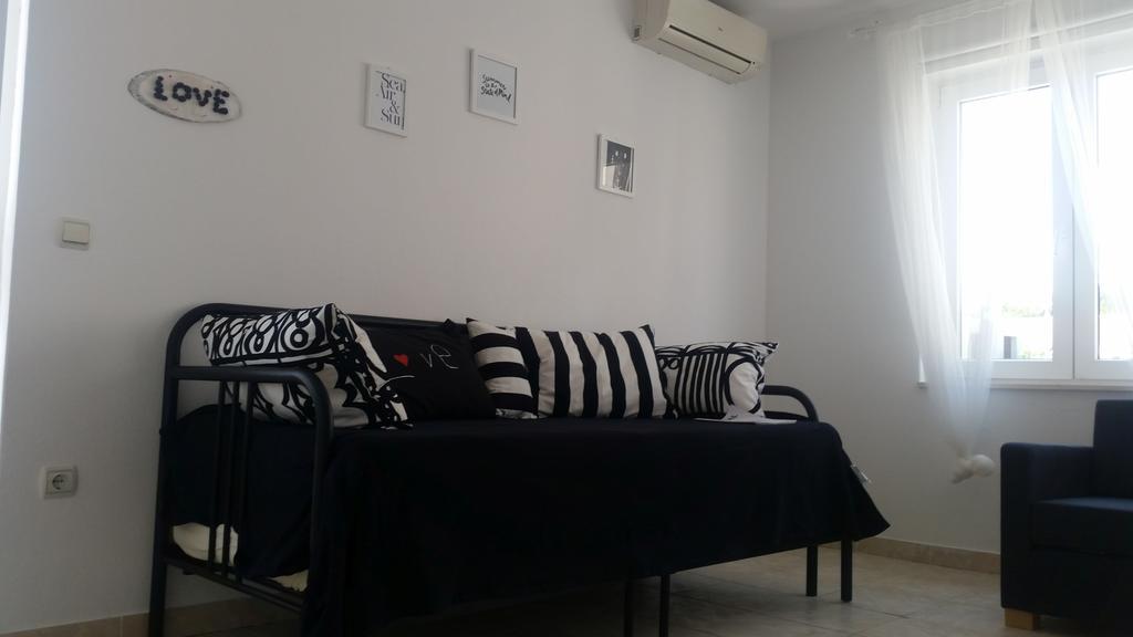 Apartments Niko Trogir Bagian luar foto